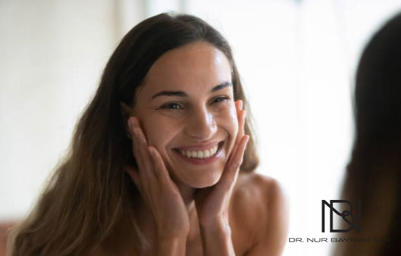 Nişantaşı’nda Karbon Peeling – Soymadan Temizleyen Lazer Destekli Cilt Bakımı